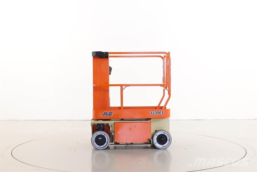JLG 1230ES Henkilönostimet ja nostolaitteet