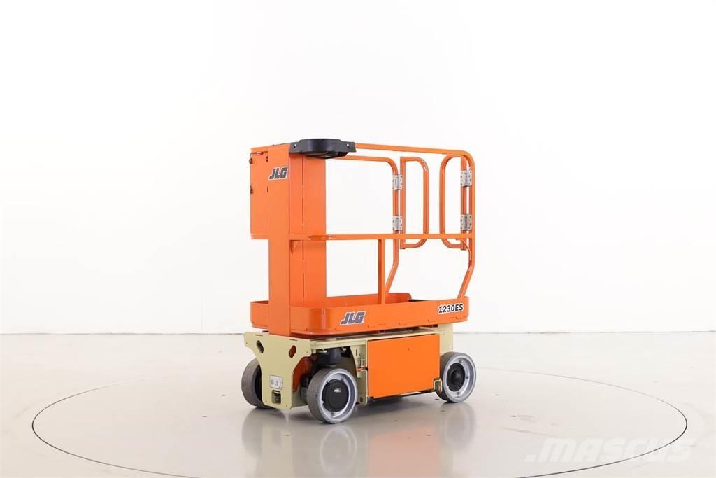 JLG 1230ES Henkilönostimet ja nostolaitteet