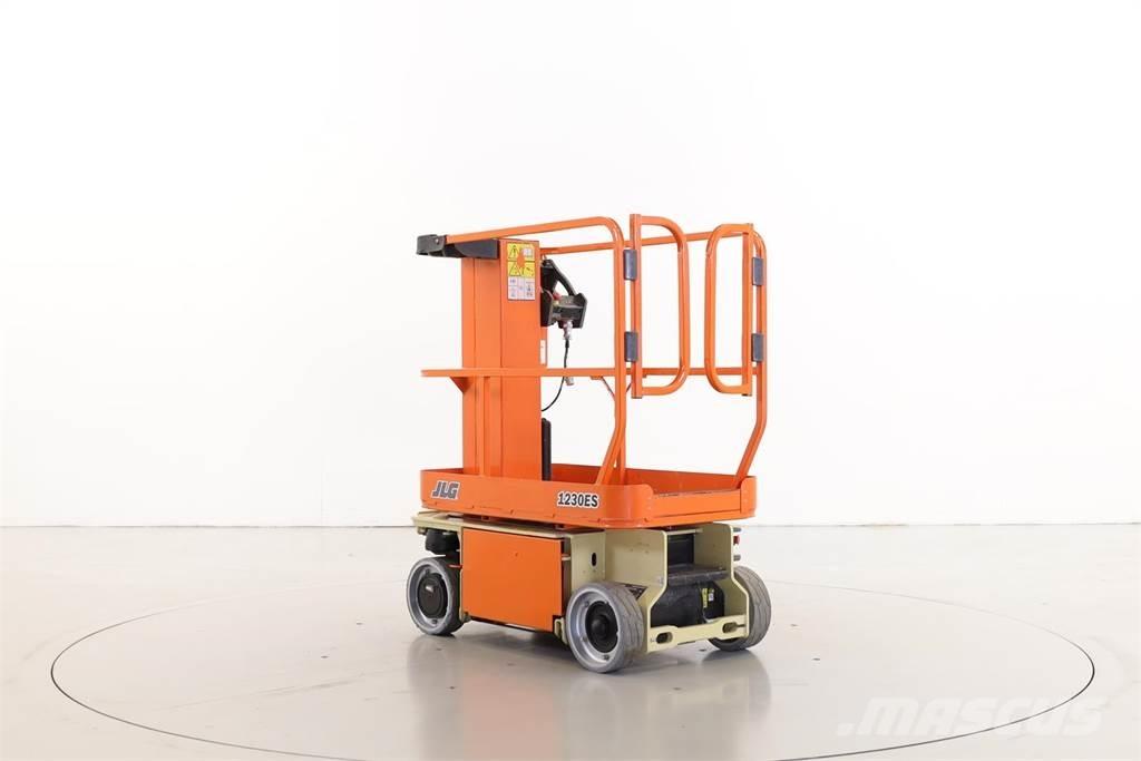 JLG 1230ES Henkilönostimet ja nostolaitteet