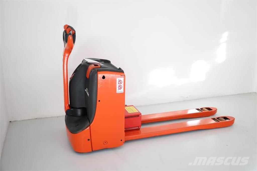 Linde T-18 Lavansiirtotrukit