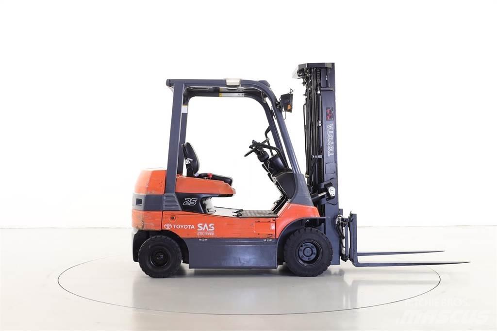 Toyota 7FB25 Sähkötrukit
