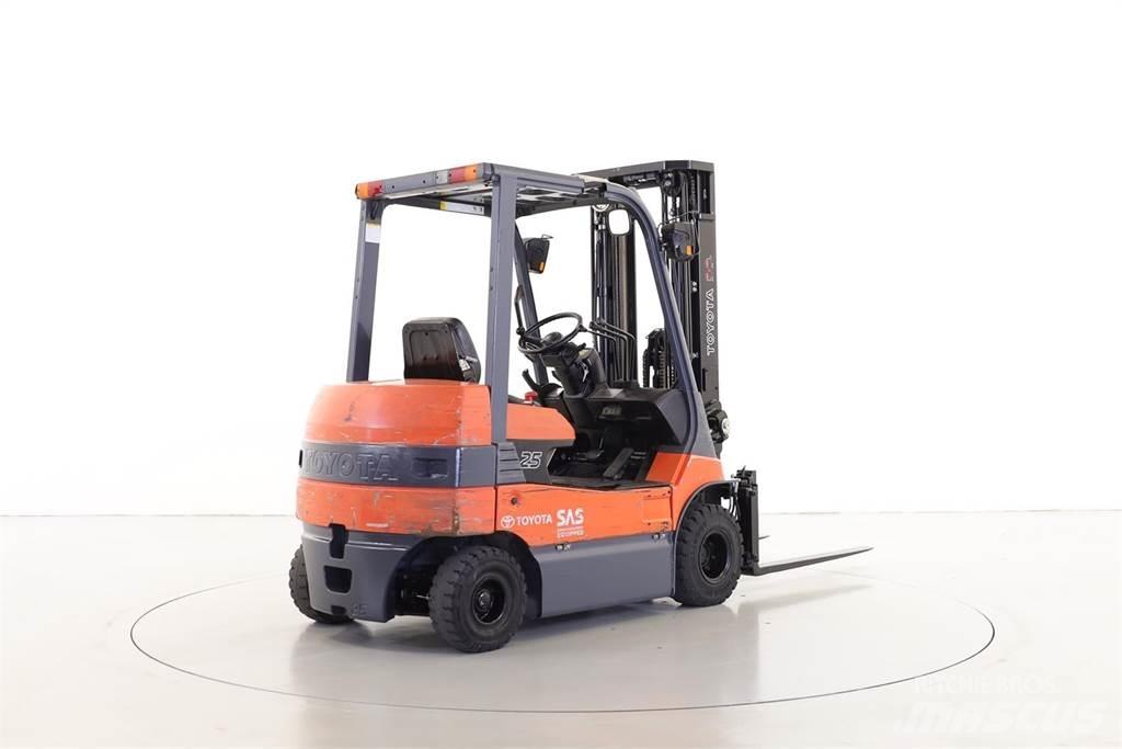 Toyota 7FB25 Sähkötrukit