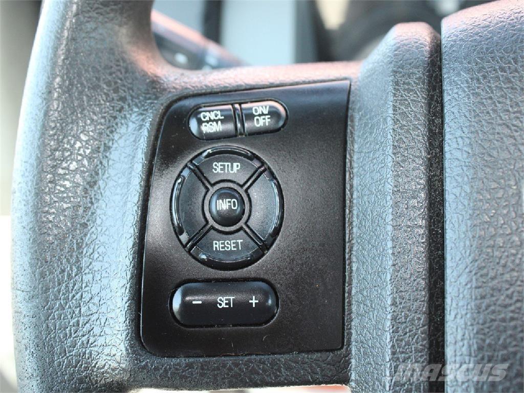 Ford F450 Tienhoitoautot
