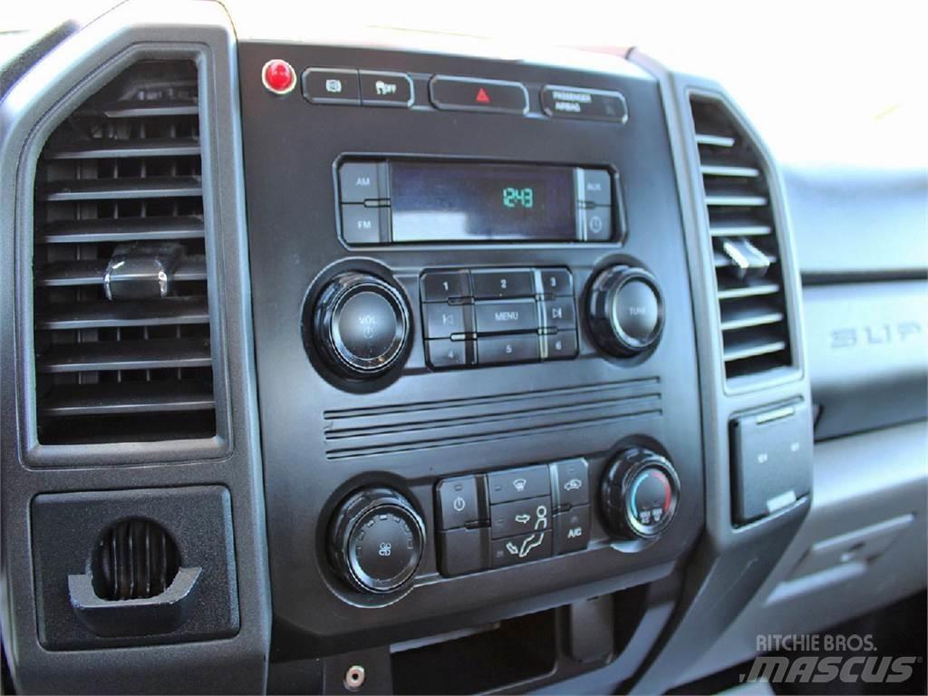 Ford F550 Nostolava-autot