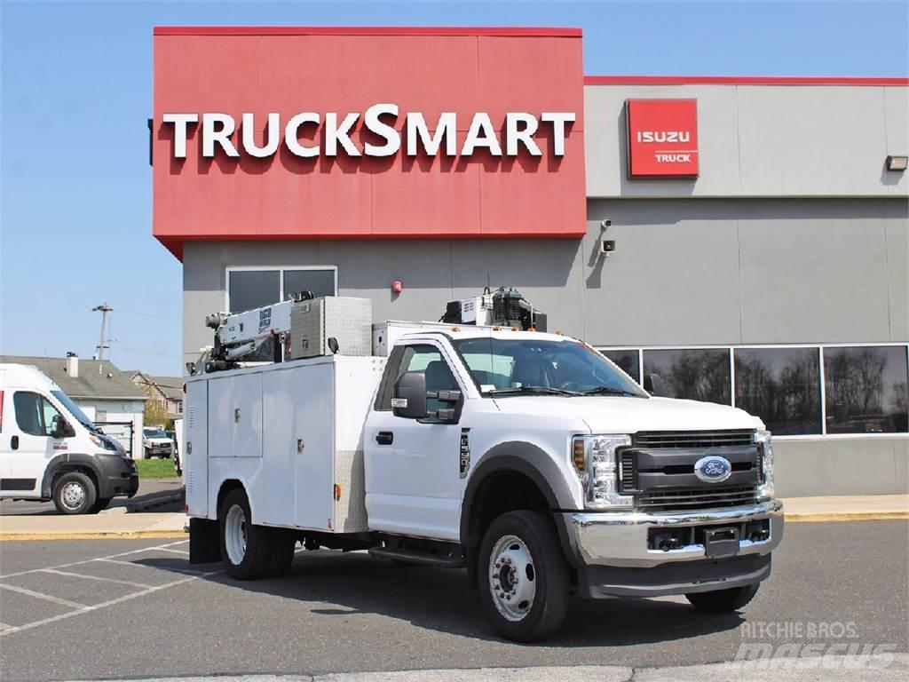 Ford F550 Nosturiautot