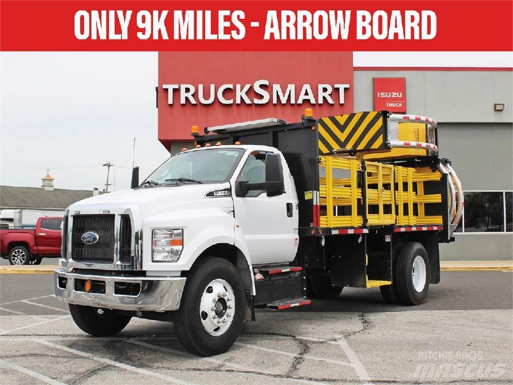 Ford F650 Tienhoitoautot