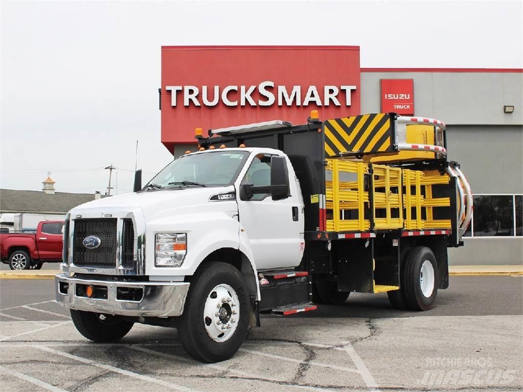 Ford F650 Tienhoitoautot
