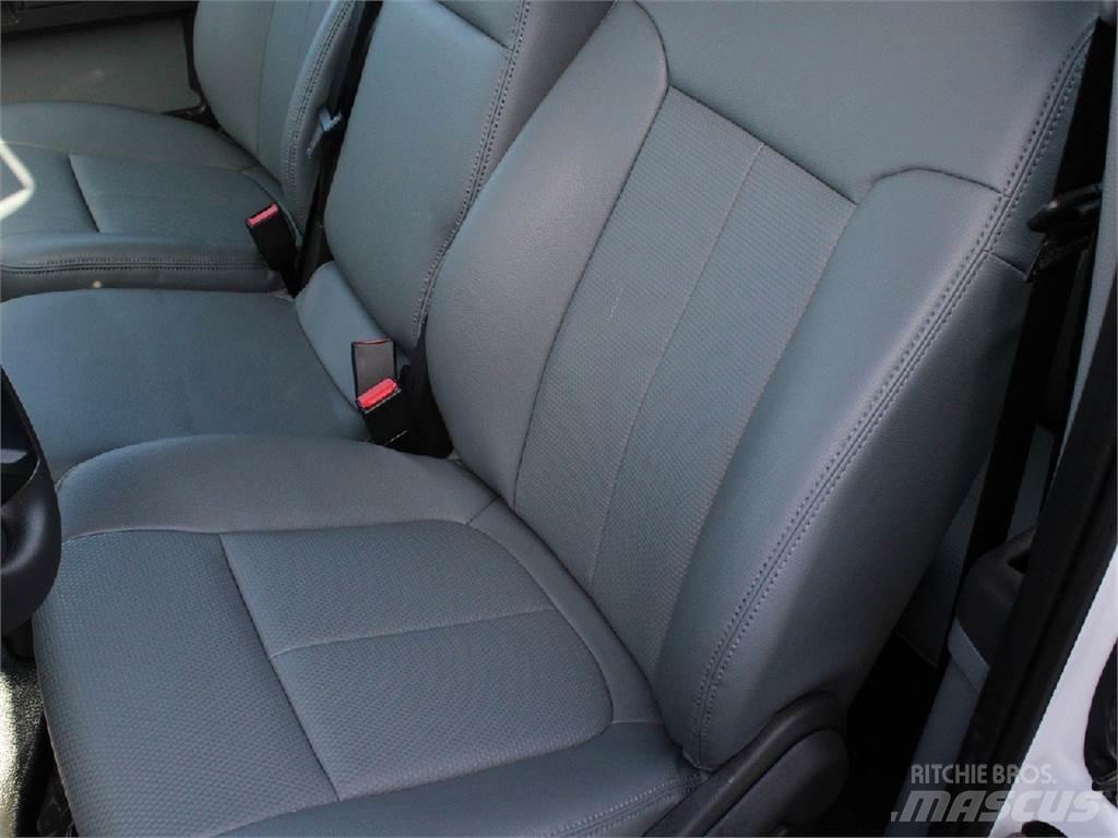 Ford F750 Nosturiautot