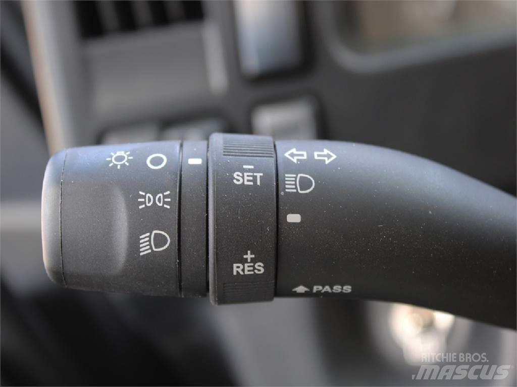 Isuzu FTR Umpikorikuorma-autot