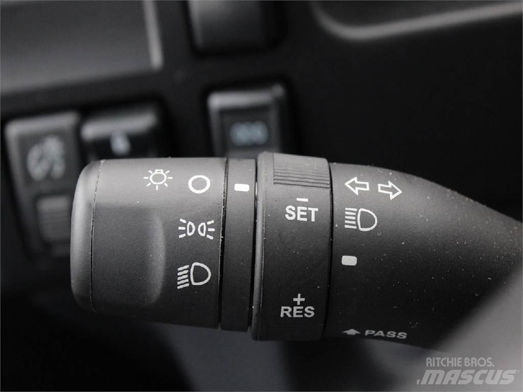 Isuzu NRR Umpikorikuorma-autot