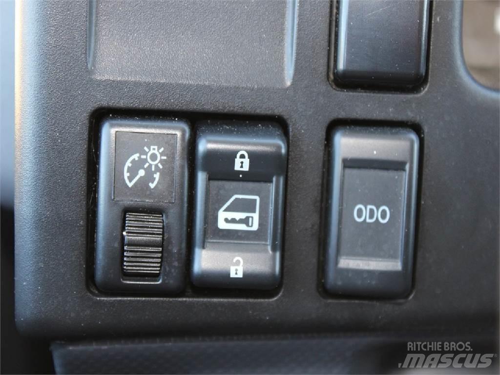 Isuzu NRR Sora- ja kippiautot