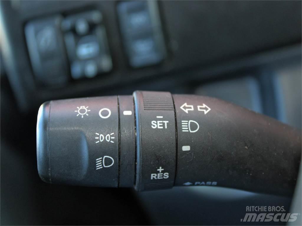 Isuzu NRR Umpikorikuorma-autot