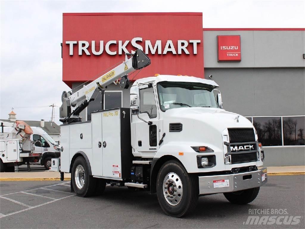 Mack MD6 Tienhoitoautot