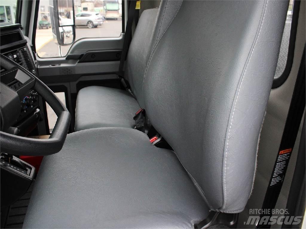 Mack MD6 Nosturiautot
