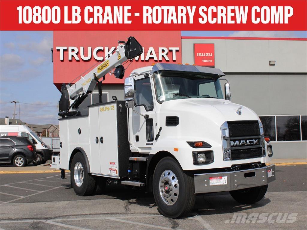 Mack MD6 Nosturiautot