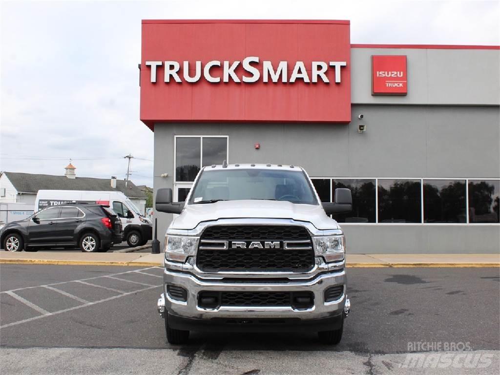 RAM 3500 Tienhoitoautot