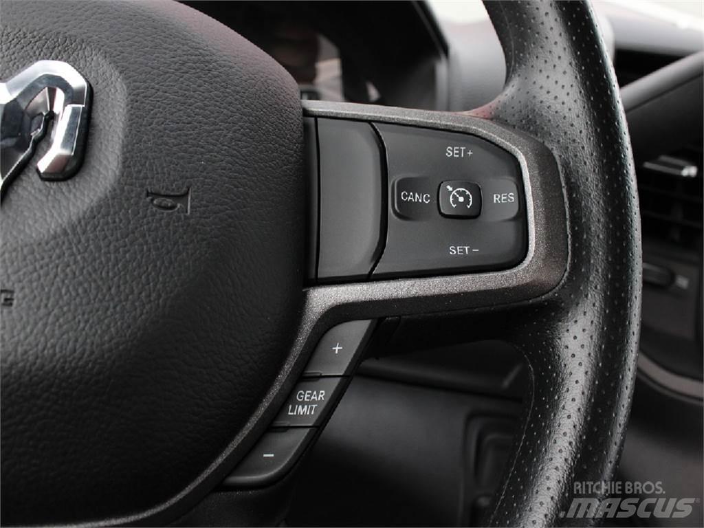 RAM 3500 Tienhoitoautot
