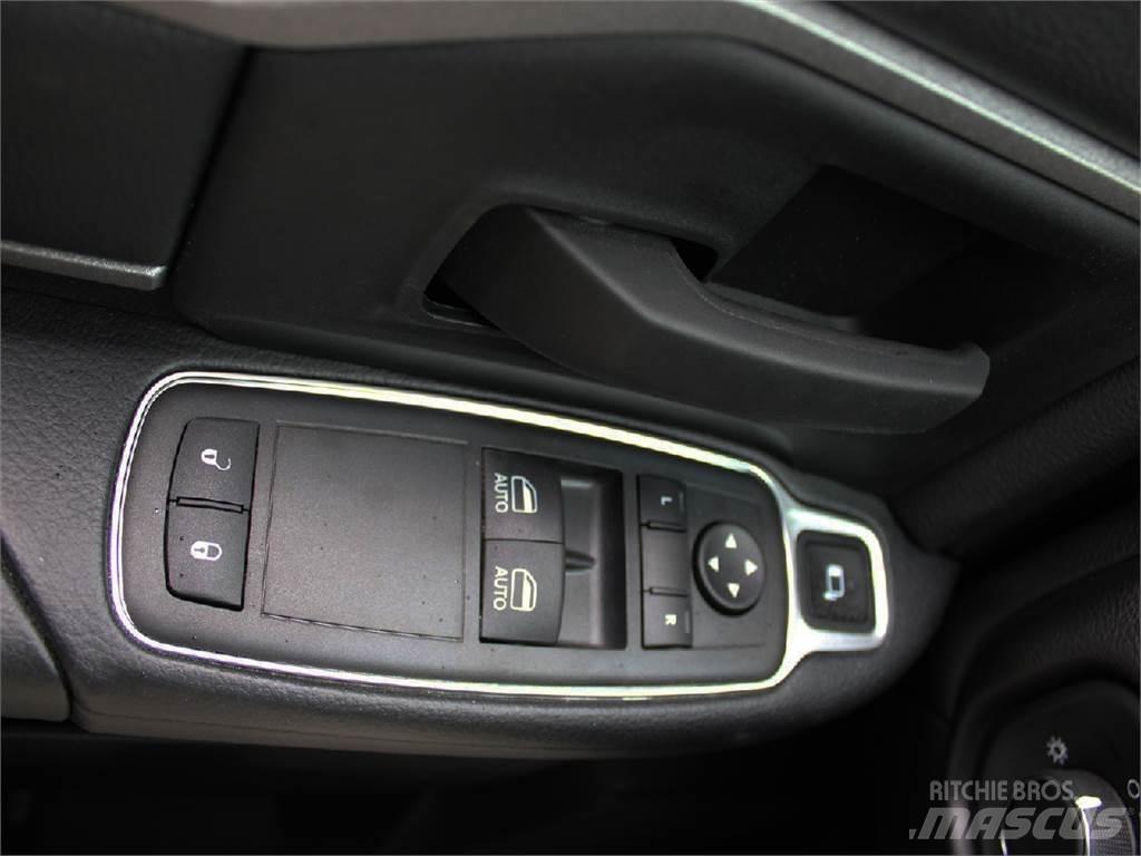 RAM 5500 Nostolava-autot