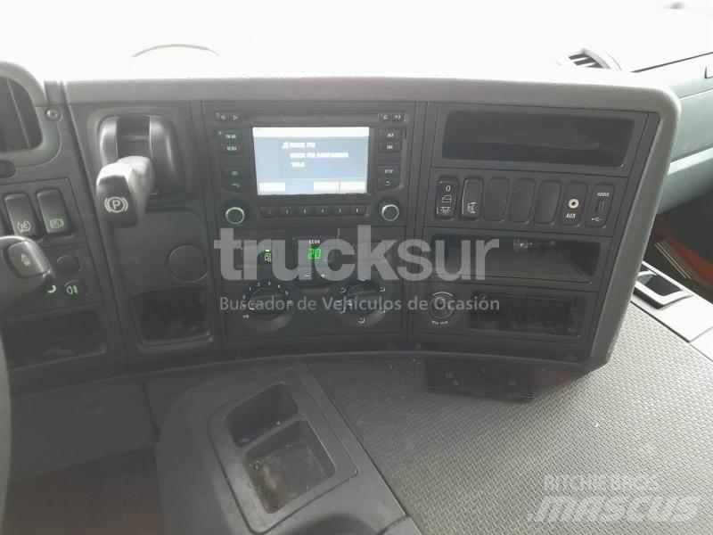 Scania P280 Umpikorikuorma-autot