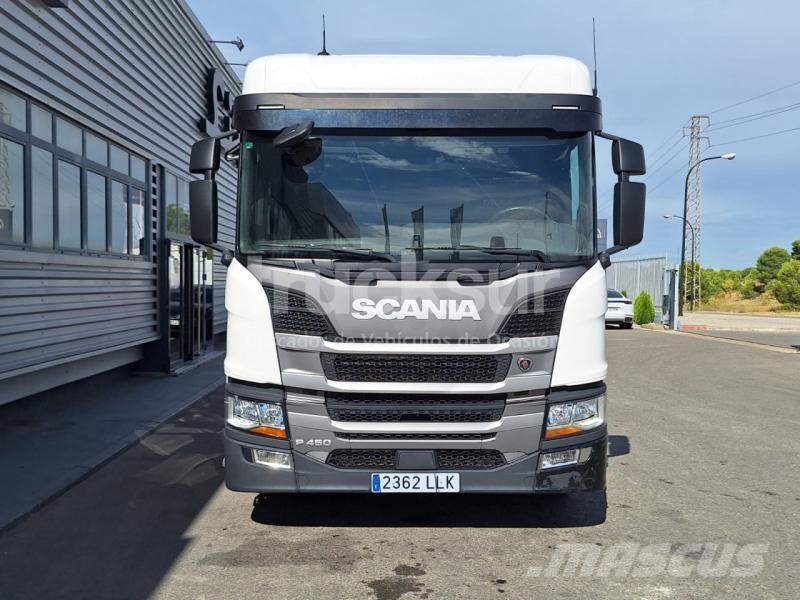 Scania P450 Vetopöytäautot