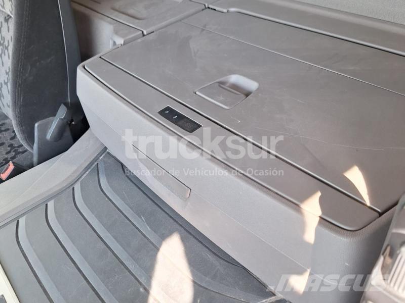 Scania P450 Vetopöytäautot