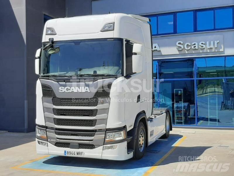 Scania S450 Vetopöytäautot