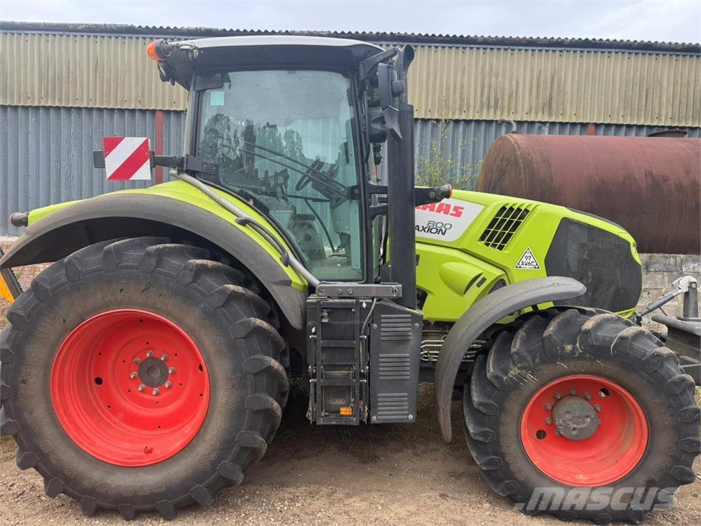 CLAAS AXION 800 Traktorit
