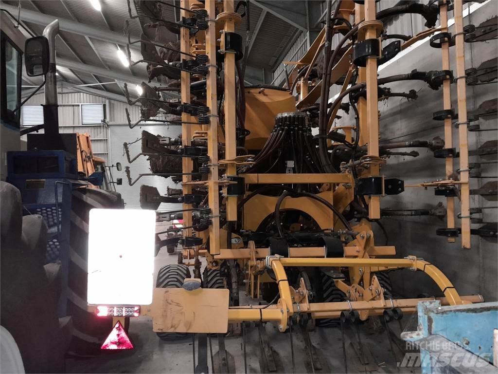 Claydon 8M TRAILED Muut maatalouskoneet