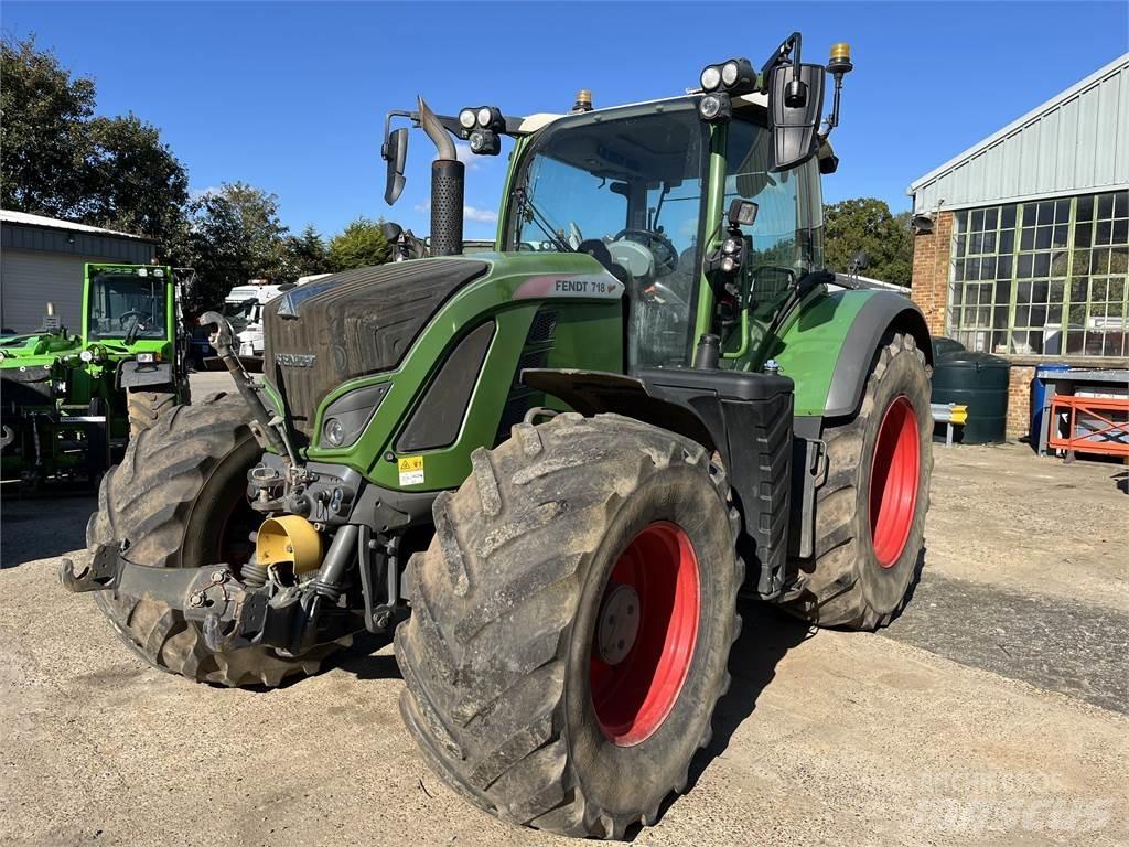 Fendt 718 Traktorit