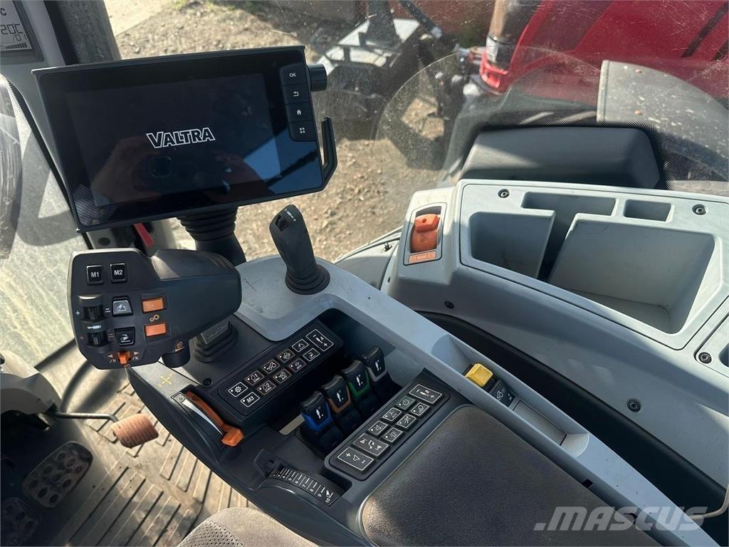 Valtra T234D Traktorit
