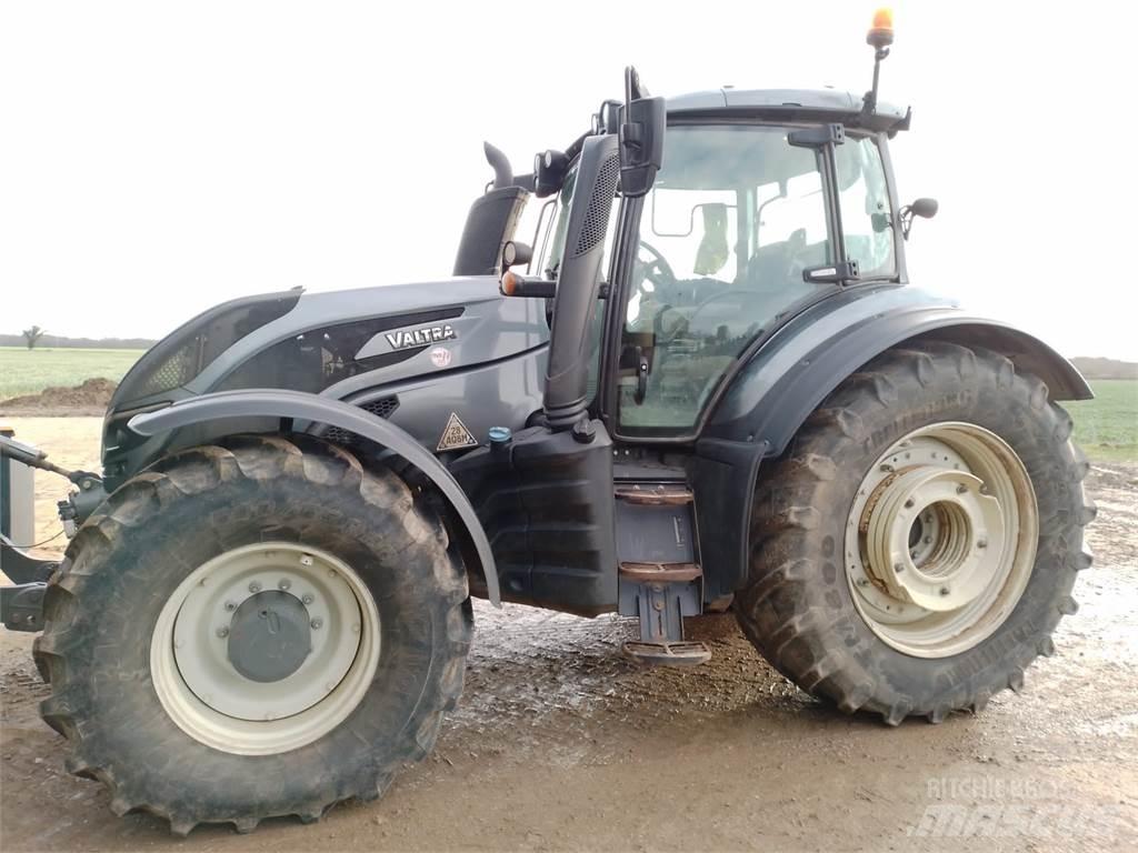 Valtra T254V Traktorit