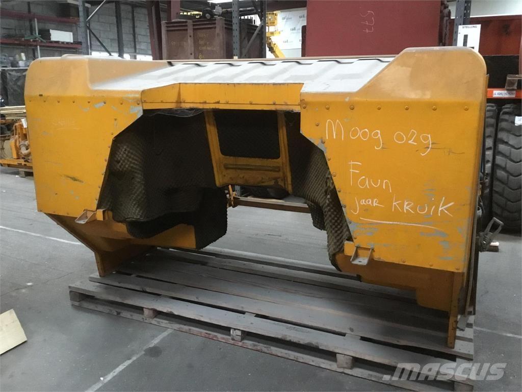 Faun KF lower cabin Ohjaamo ja sisusta