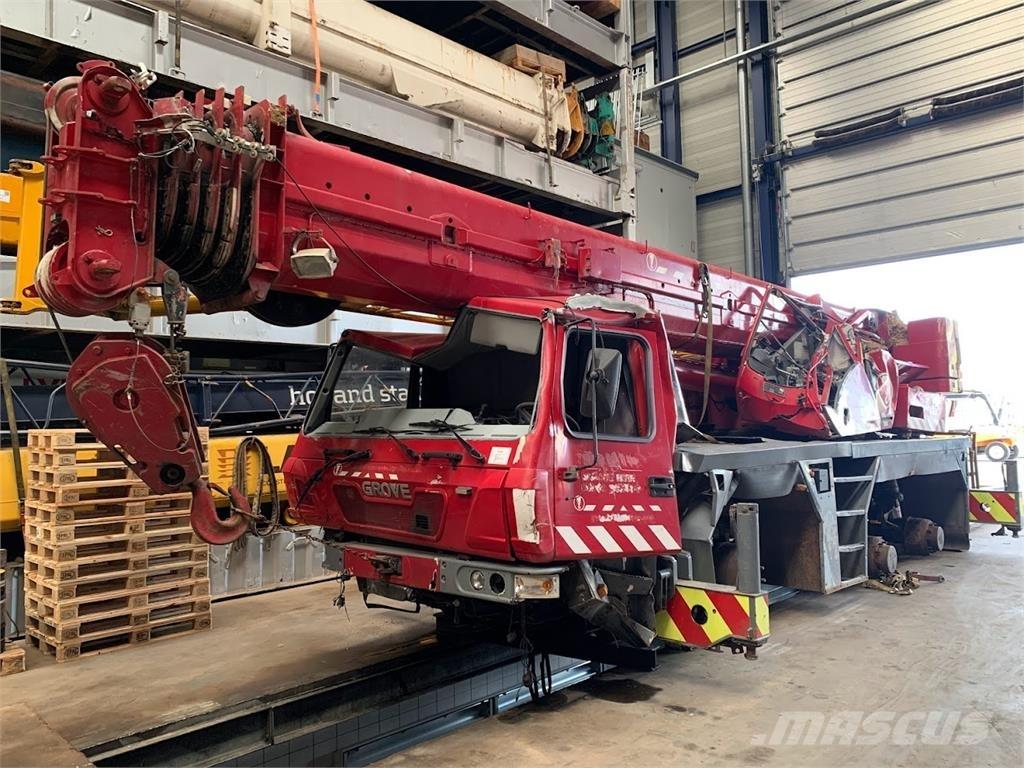 Grove GMK 3055 Mobiilinosturit