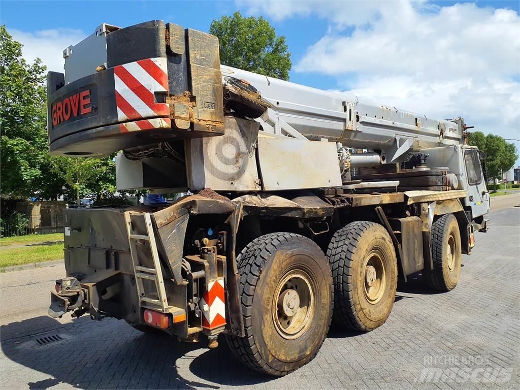 Grove GMK 3055 Mobiilinosturit
