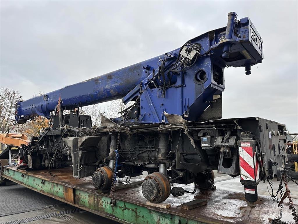 Grove GMK 4090 Mobiilinosturit