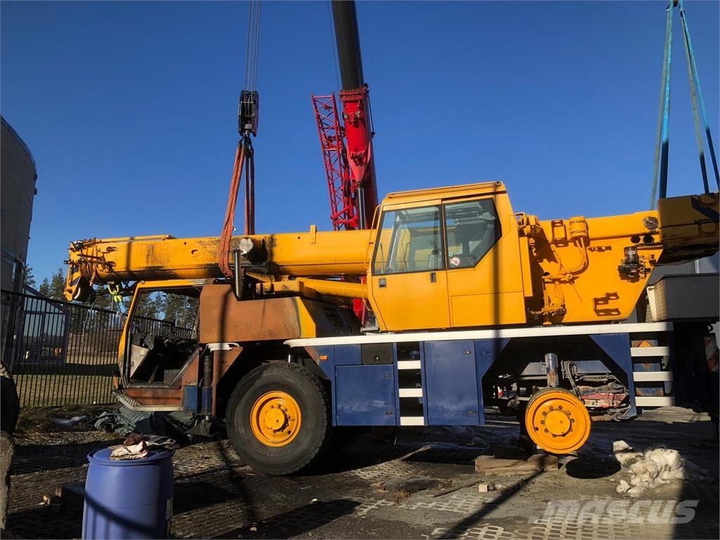 Liebherr LTM 1030-2 Mobiilinosturit