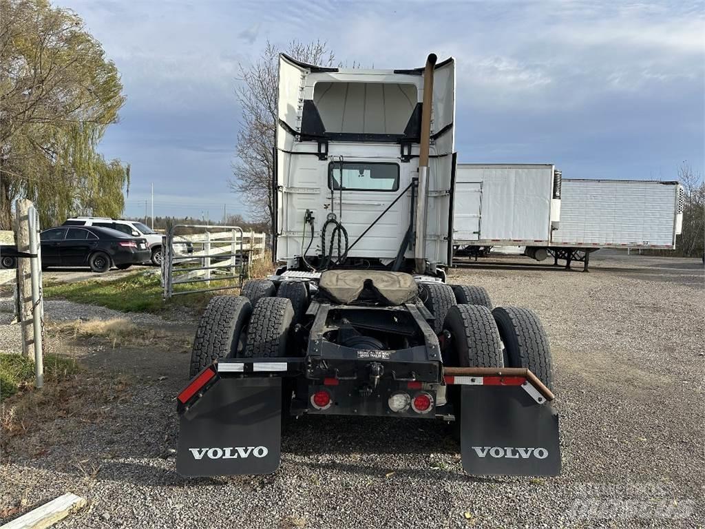 Volvo VNL300 Vetopöytäautot