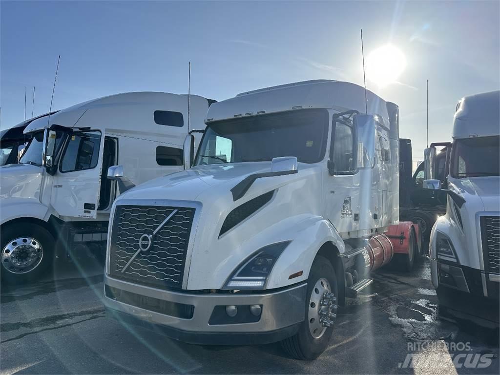 Volvo VNL740 Vetopöytäautot