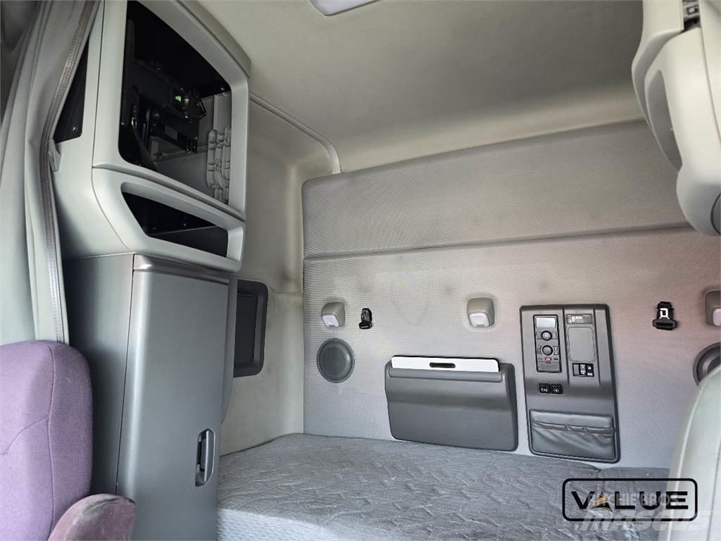 Volvo VNL740 Vetopöytäautot