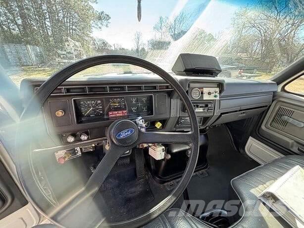 Ford F-800 Muut koneet
