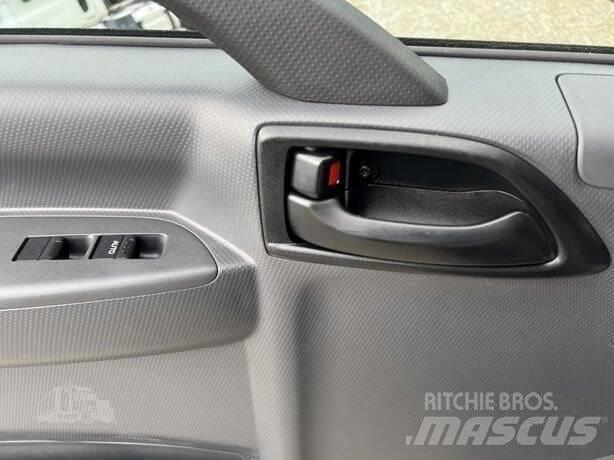 Isuzu NRR Muut koneet