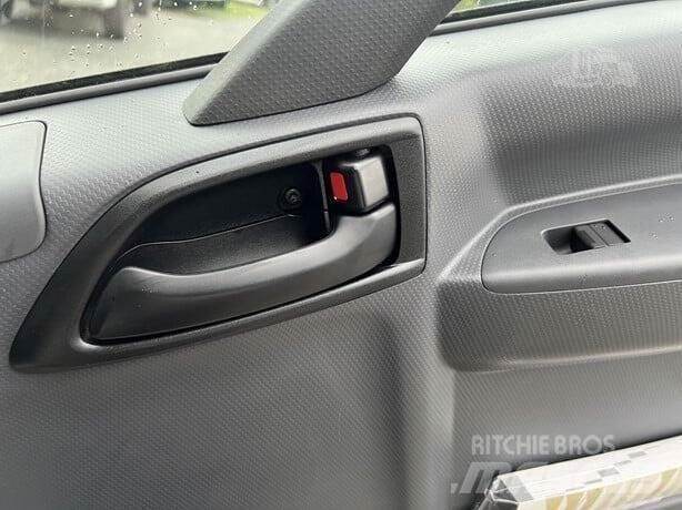 Isuzu NRR Muut koneet