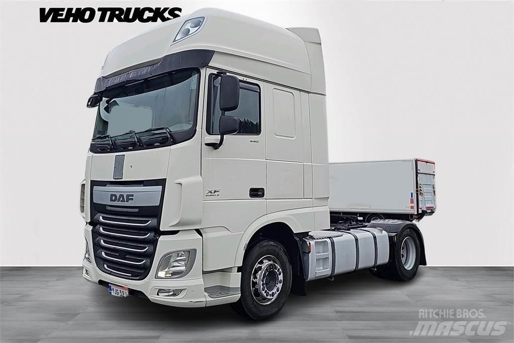 DAF XF 440 Vetopöytäautot