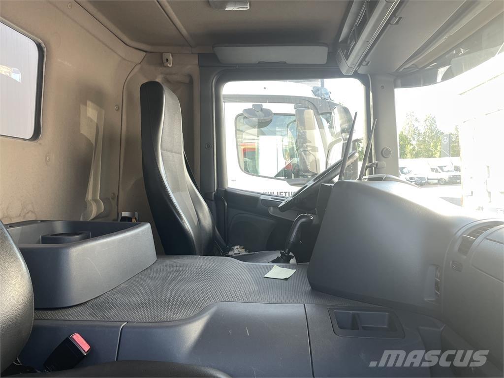 Scania P230 Vetopöytäautot