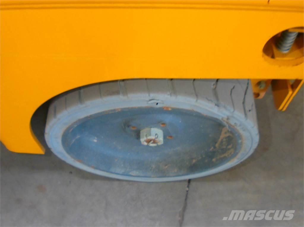 Haulotte Compact 14 Saksilavat