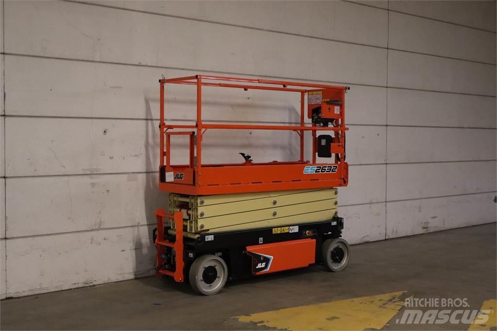 JLG 2632ES Saksilavat