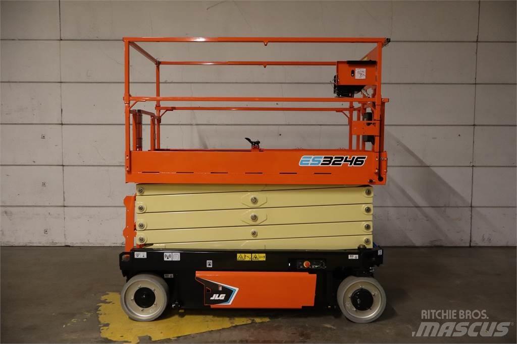 JLG 3246ES Saksilavat