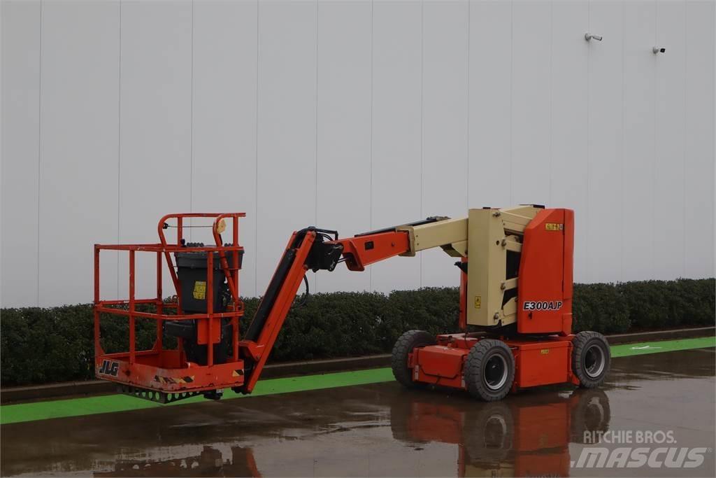 JLG E300AJP Kuukulkijat