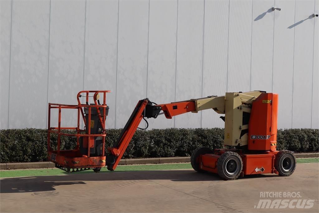 JLG E300AJP Kuukulkijat