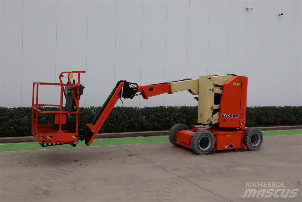 JLG E300AJP Kuukulkijat